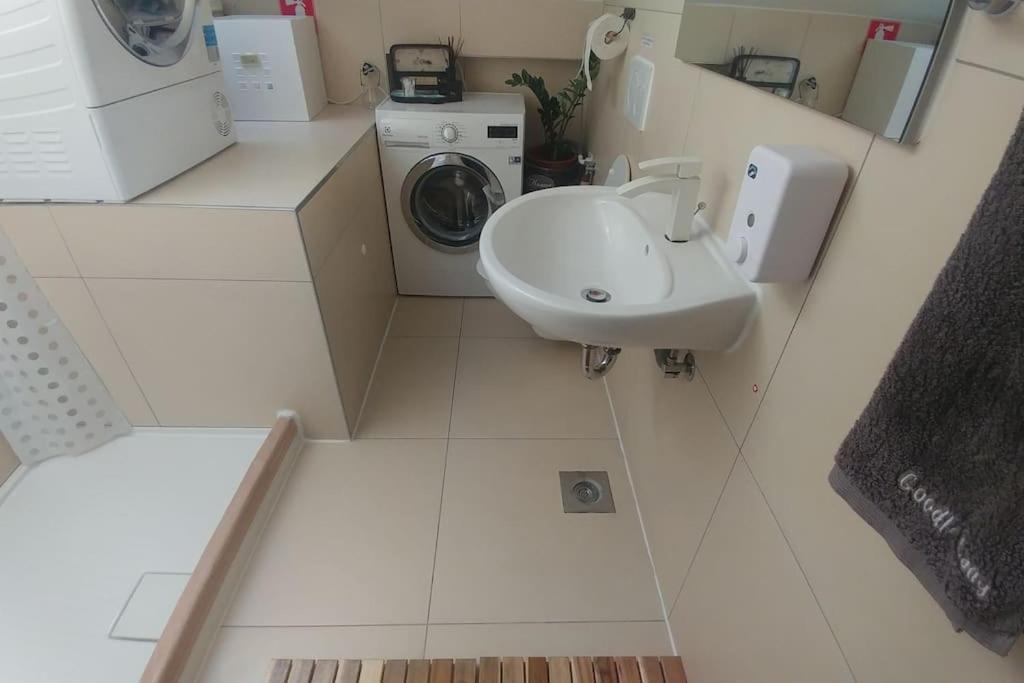 Goodlebang, 3 Bed Room Apartment, Center Ljubljana Kültér fotó